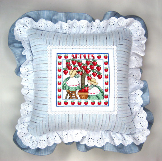 십자수 완성품 쿠션-APPLE HARVEST/9849