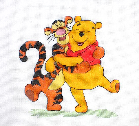십자수 완성작품(원단상태)-쿠션용-푸우와 티거/10505