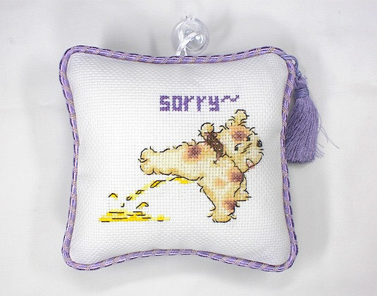 십자수 완성품 작은쿠션, 잠시주차쿠션-실례중/11217