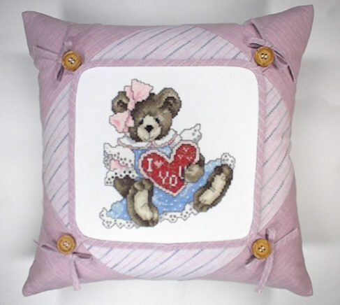 십자수 완성품 쿠션-FEBRUARY BEAR/13366