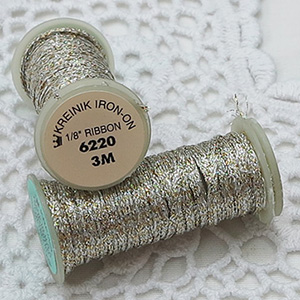 Kreinik 다림질접착 메탈릭실 Iron On 1/8인치 리본 6220 Filigree