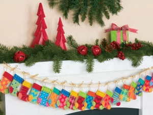 Dimensions Gold/ 펠트패키지 Advent Stocking Garland-72-08280