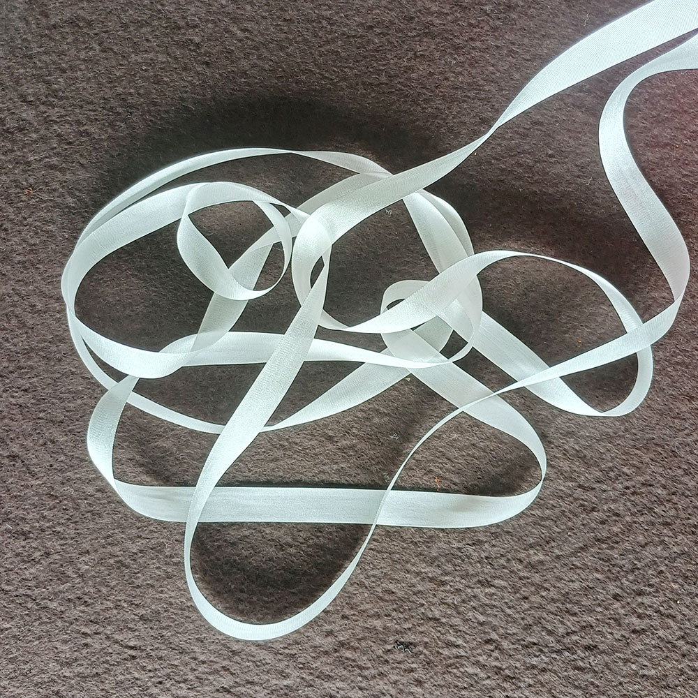 (기본형)100% 실크리본자수실 생지(White와 비슷, 13mm, 10yd)
