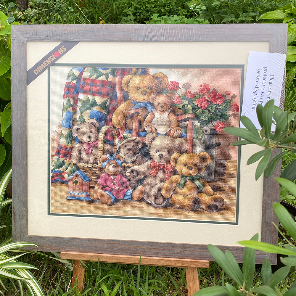 십자수 완성작품(유리없는 액자로 제작된 상태)-TEDDY BEAR GATHERING/12975