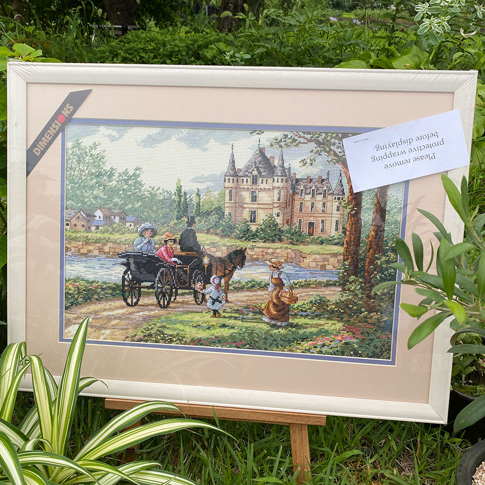 십자수 완성작품(유리없는 액자로 제작된 상태)-M LADYS CHATEAU/13580