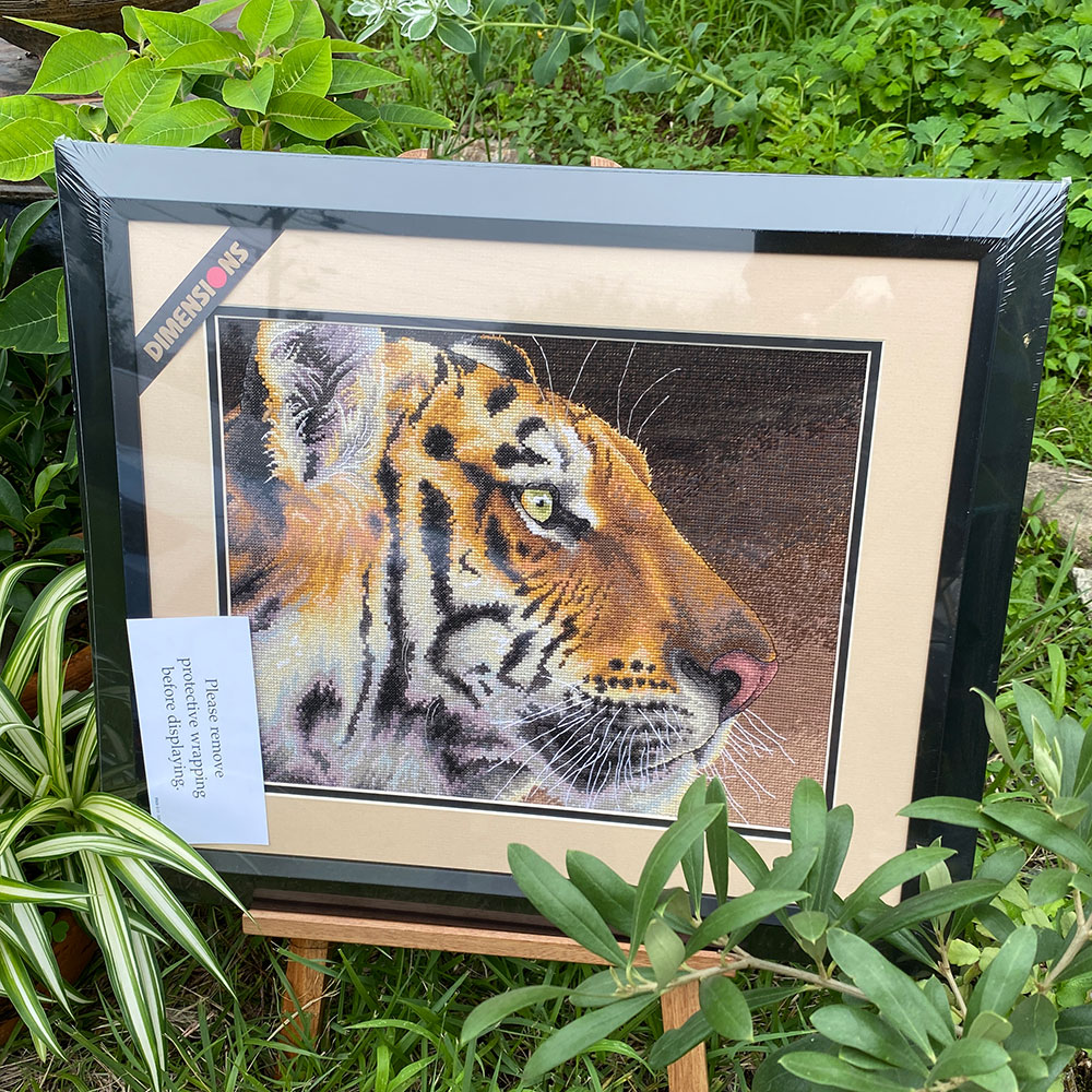 십자수 완성작품(유리없는 액자로 제작된 상태)-REGAL TIGER/14109